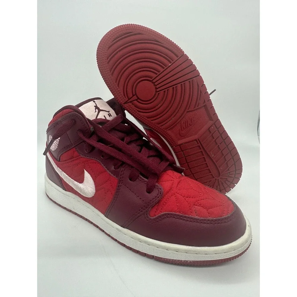Nike Air Jordan 1 Mid SE GS Red Quilt AV5174-600 Size 4.5Y‎